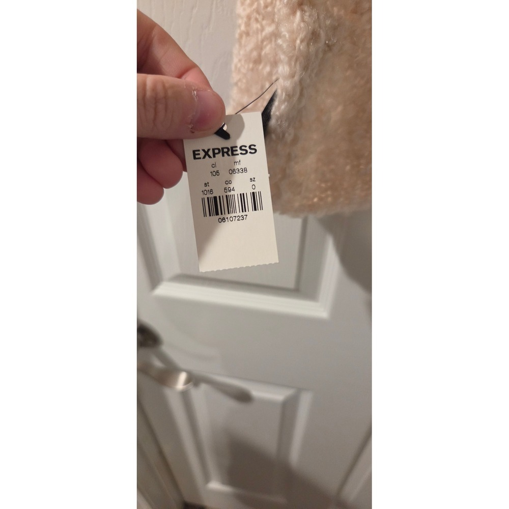 Express NWT Infinity Scarf Wool Mohair Blend Boucle Cream Beige Cozy Loop - Picture 2 of 5